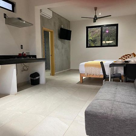 Hotel Kavali à Los Ayala Extérieur photo
